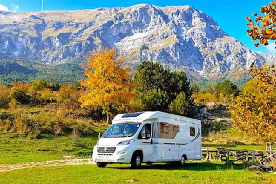 Thinking of trying full time motorhome living? Here are 10 things you need to know from the motorhome travel experts